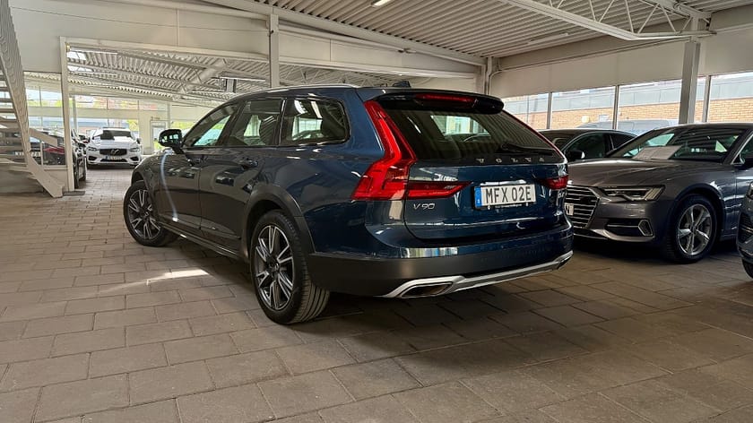 Bild 4 av Volvo V90 Cross Country D4 190hk AWD Aut Eu6 Backkamera Drag Park.Vä VOC