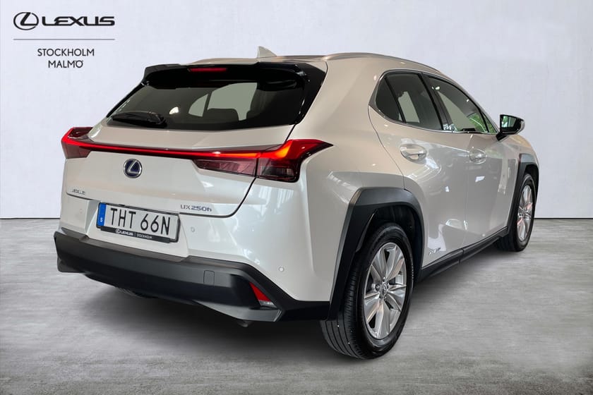Bild 4 av Lexus UX 250h Comfort Teknikpaket 184hk Navi Keyless B-kamera