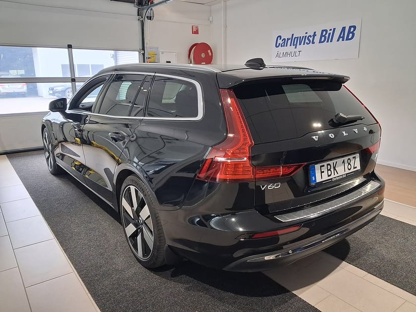 Bild 2 av Volvo V60 T6 Recharge Core plug in AWD 350hk Läder