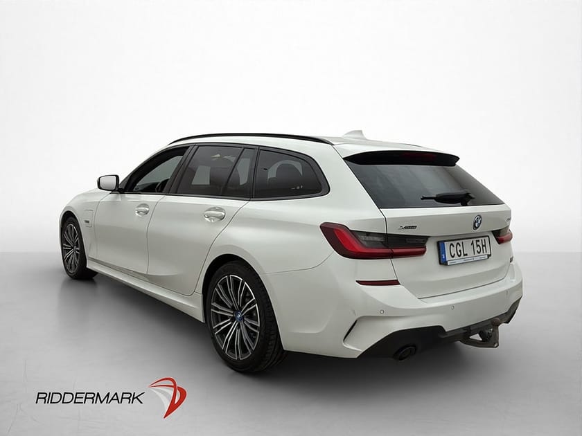 Bild 4 av BMW 330e xDrive Touring M-Sport Dragkrok Rattvärme CarPlay