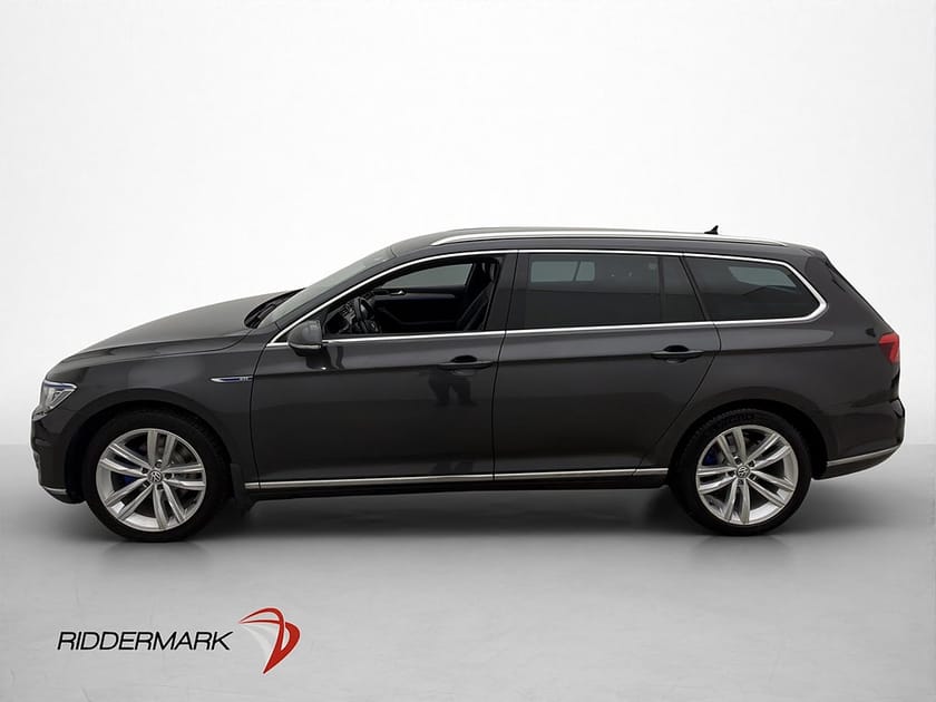 Bild 4 av Volkswagen Passat Variant GTE 1.4 TSI Cockpit DYNADIO Kamera Drag