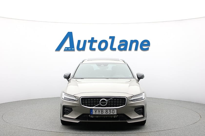 Bild 3 av Volvo V60 D4 AWD R-Design, Pano, 360°, B&W, Massage, HUD 190hk