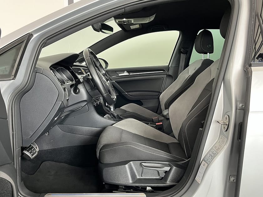 Bild 5 av Volkswagen Golf  R 2.0 TSI 300 hk DSG 4Motion – Svensksåld