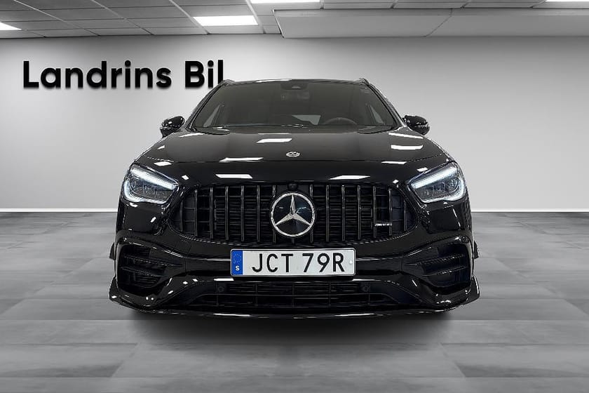 Bild 2 av Mercedes-Benz AMG GLA 45 S 4MATIC+ Panorama 360Kamera Burmester Skalstol