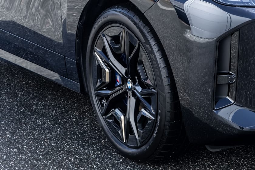Bilde 3 av BMW iX xDrive60 M-Sport H/K SoftClose Skinn