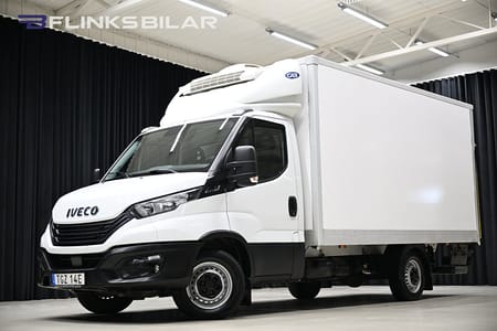 Iveco Daily 35-140 Chassi Cab 136HK Automat|Volymskåp|Bakgavellyft|Kylbil|Sidodörr