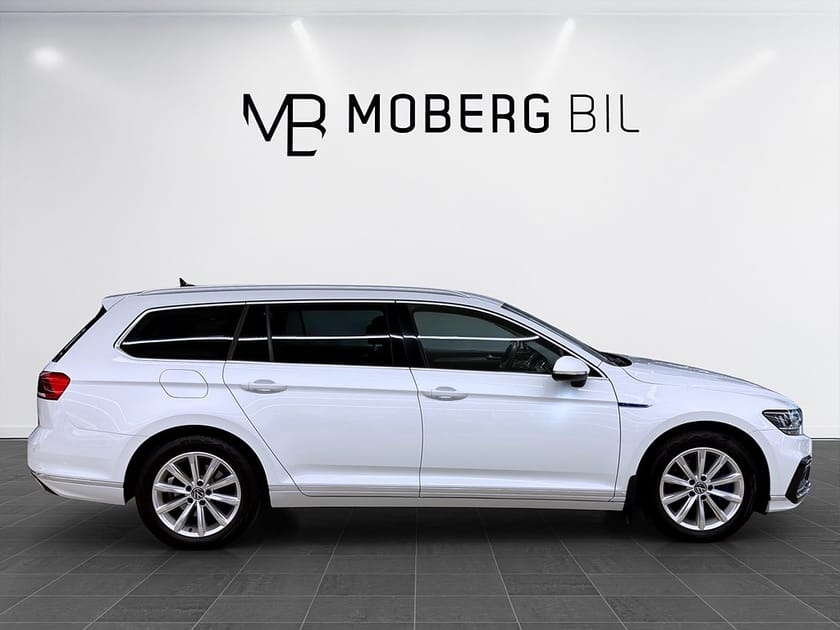 Bild 4 av Volkswagen Passat Sportscombi GTE SC 218hk Keyless B-Kamera Navi Drag PDC