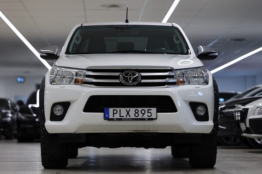Bild 5 av Toyota Hilux Dubbelhytt 2.4 AWD 150hk Invicible Drag Flaklock