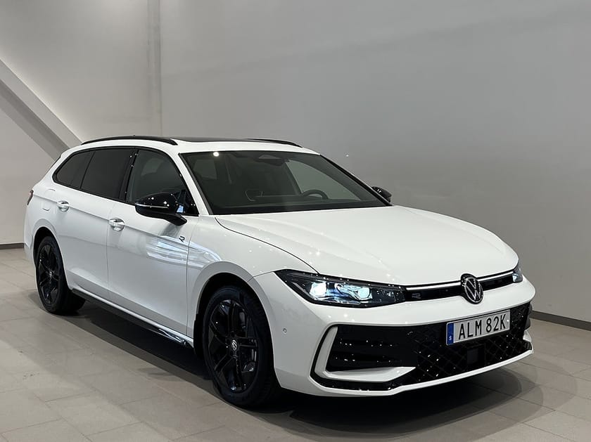 Bild 1 av Volkswagen Passat Variant eHybrid 272 DSG6 R-LINE