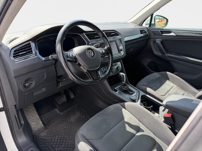 Bild 5 av Volkswagen Tiguan Highline TDI 190hk DSG 4M *Drag/P.Värm/Kamera*