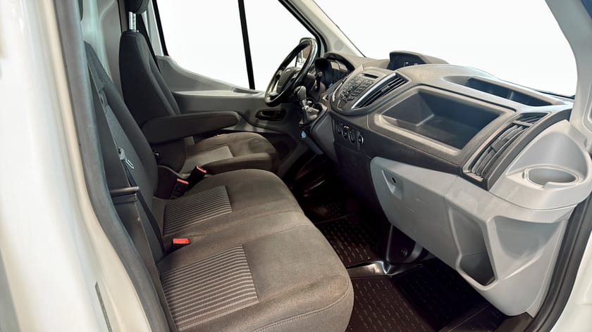 Bild 3 av Ford Transit 290 V363 2.0 | Vinterhjul | Motorvärmare