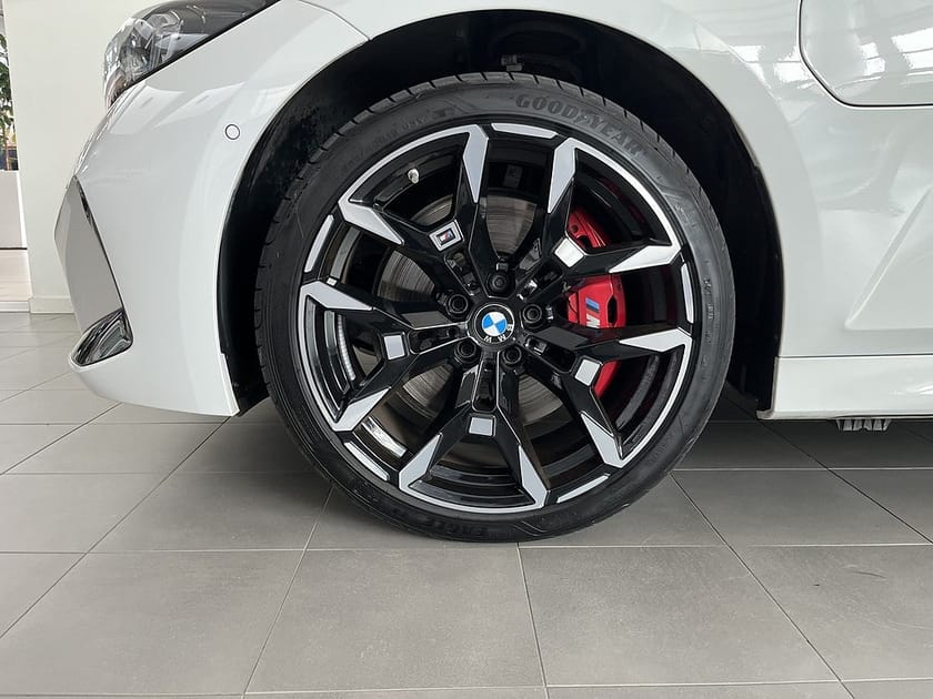 Bild 4 av BMW 330e xDrive Sedan
