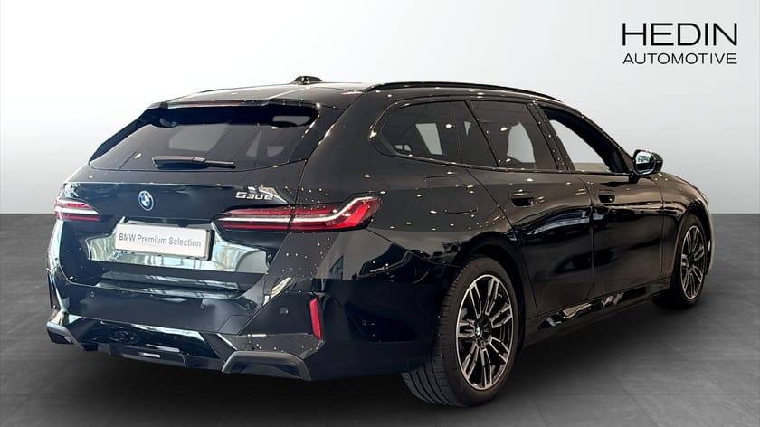 Bild 2 av BMW 530e xDrive Touring M-sport, Driving Assistant, Rattvärme, Drag