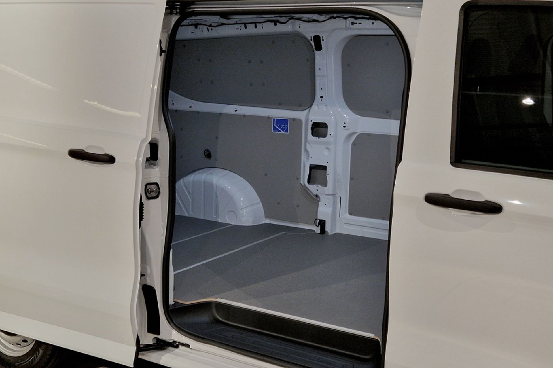 Volkswagen Transporter 2026, bild 7/10