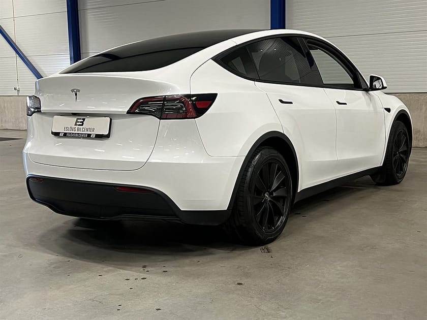 Bild 4 av Tesla Model Y Standard Range RWD 299 HK / Panorama / Navi /