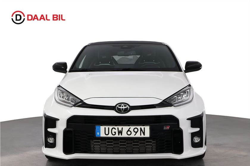 Bild 2 av Toyota GR Yaris iMT 4WD 261HK CIRCUIT PACK QUICKSILVER M-VÄRM B-KAMERA