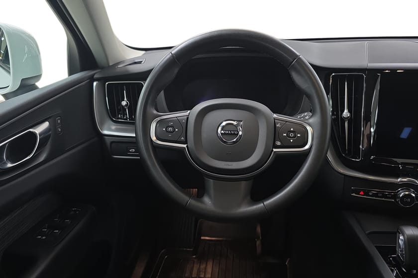 Bild 5 av Volvo XC60 Recharge T6 Core Edition /Panorama/Kamera/Keyless