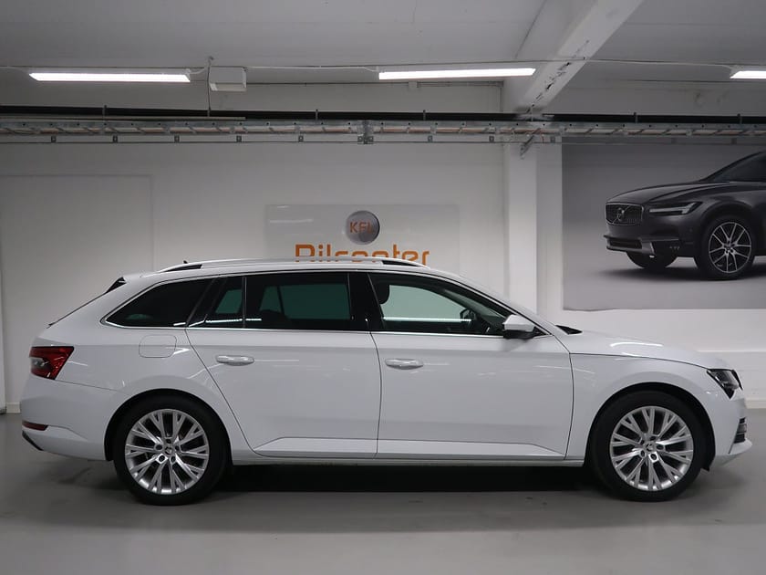 Bild 5 av Škoda Superb iV Kombi Skoda Skoda V-Däck ingår Cockpit-Drag-Kamera-Värma