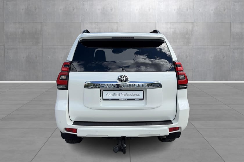 Bilde 4 av Toyota Land Cruiser 5-dørs /TOPPMODELL/KJØLEBOKS/BLACKPACK/204HK/