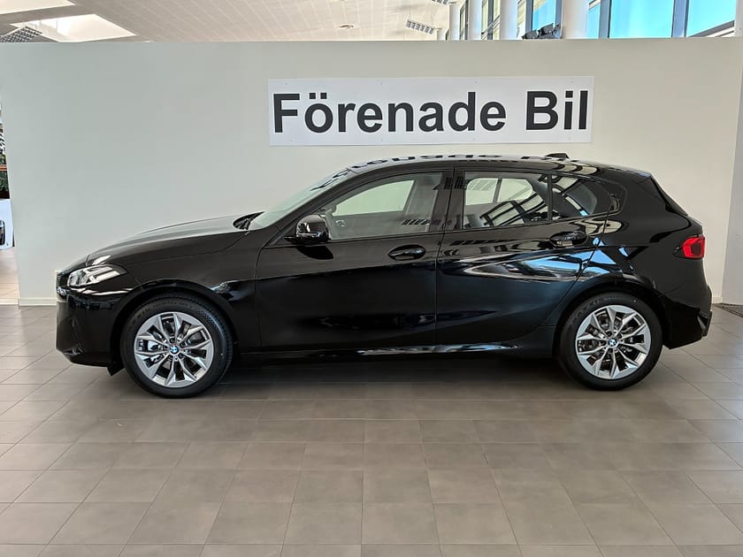 Bild 3 av BMW 120 PRIVATLEASING fr. 3.295kr/mån Auto 17" Park Assist