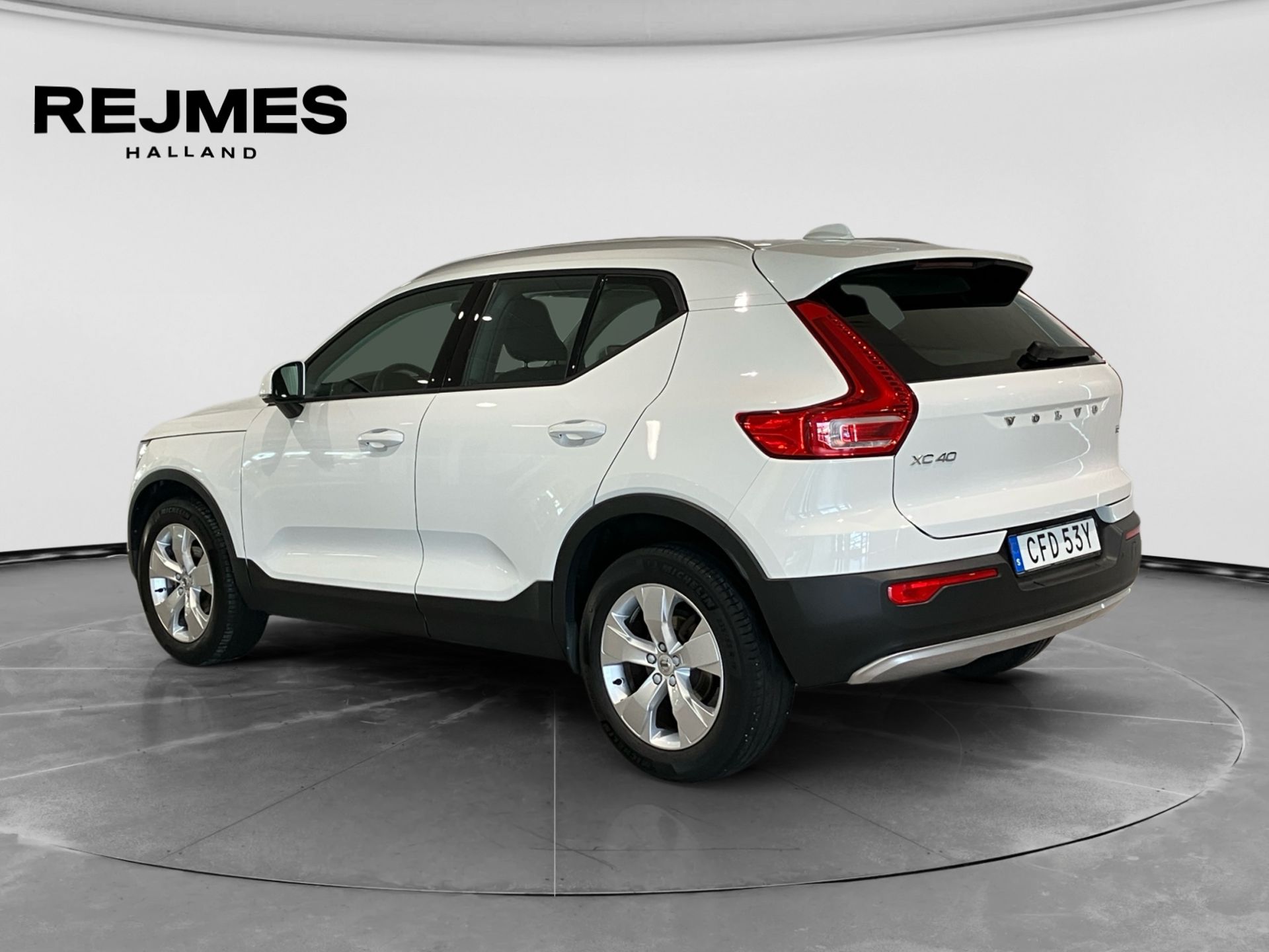 Volvo XC40 T2 FWD Momentum 2021, bild 2/10