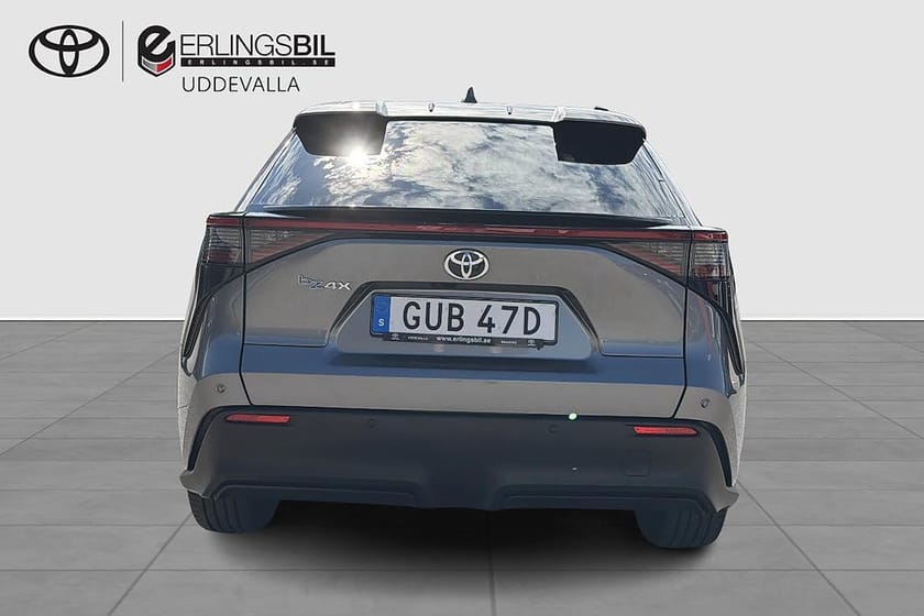 Bild 5 av Toyota bZ4X 71.4 kWh STYLE FWD / V-HJUL / MOMSBIL / 2,95% RÄNTA