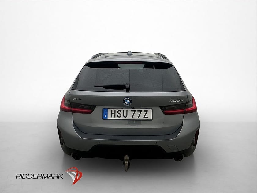 Bild 5 av BMW 330e xDrive Touring M-Sport Innovation Pano Wide H/K HUD CarPlay