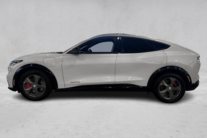 Bilde 2 av Ford Mustang Mach-E Standard Range AWD range, piggdekk