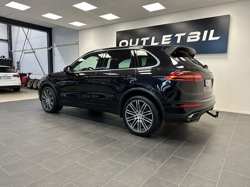 Bild 4 av Porsche Cayenne Diesel TipTronic S Base Navigation Dragkrok Bakkamera