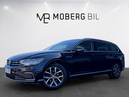 Volkswagen Passat Sportscombi GTE SC 218hk Drag B-Kamera Keyless Navi
