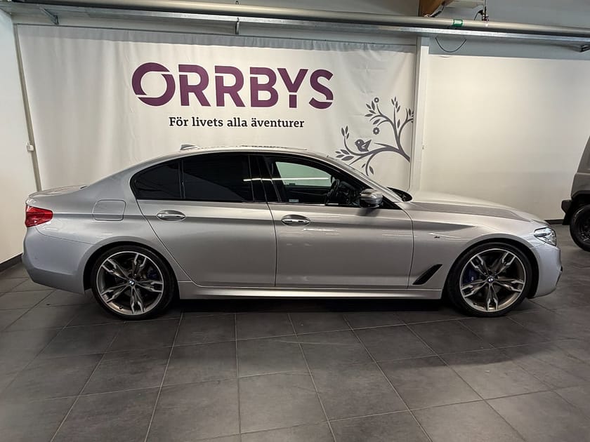 Bild 2 av BMW M550i xDrive Sedan 462hk, Ultimate Edition, Svensksåld, Individual