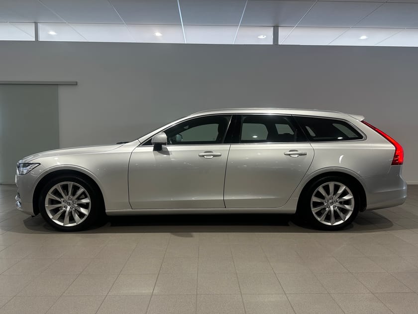 Bild 5 av Volvo V90 D4 Momentum Intro / Dragkrok / Panoramatak / Sensorer bak /