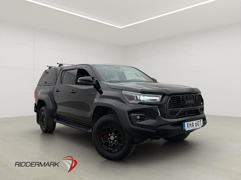 Bild 1 av Toyota Hilux Dubbelhytt GR-Sport 2 2.8 AWD Drag Diff JBL 360° Kåpa Moms