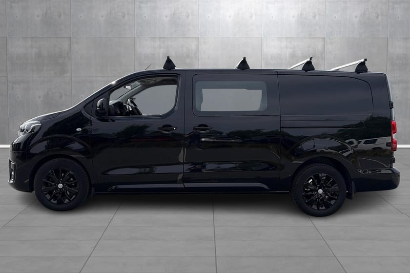 Bilde 2 av Toyota Proace 2,0d Aut. 144hk L2, Comf. Blackpack, sideh. bakdører
