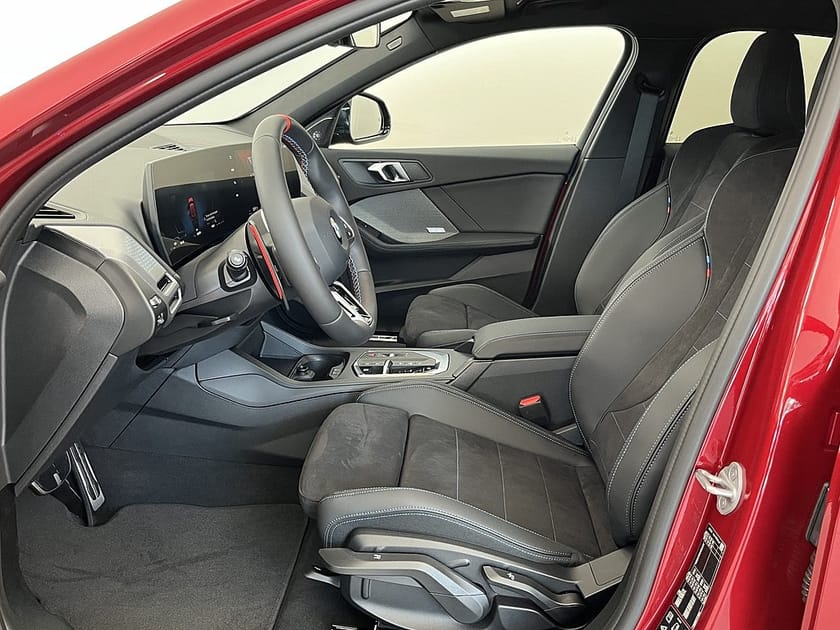 Bild 5 av BMW M135 xDrive M135i fr. 3995 kr/mån H/K 18" Rattvärme Sportstolar