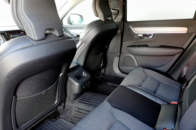 Volvo V90 Cross Country