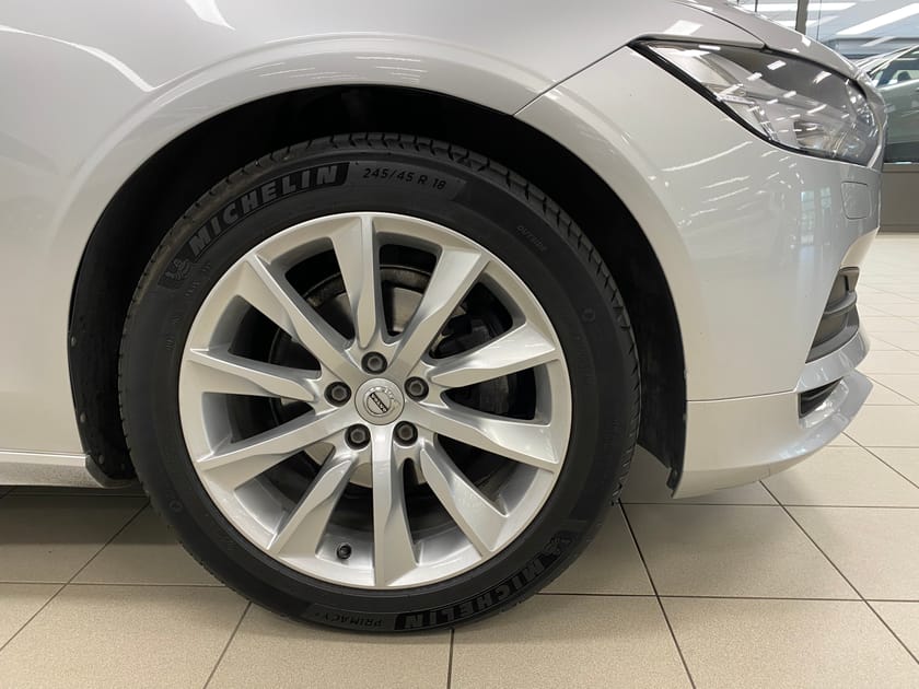 Bild 4 av Volvo V90 D4 AWD Momentum SE
