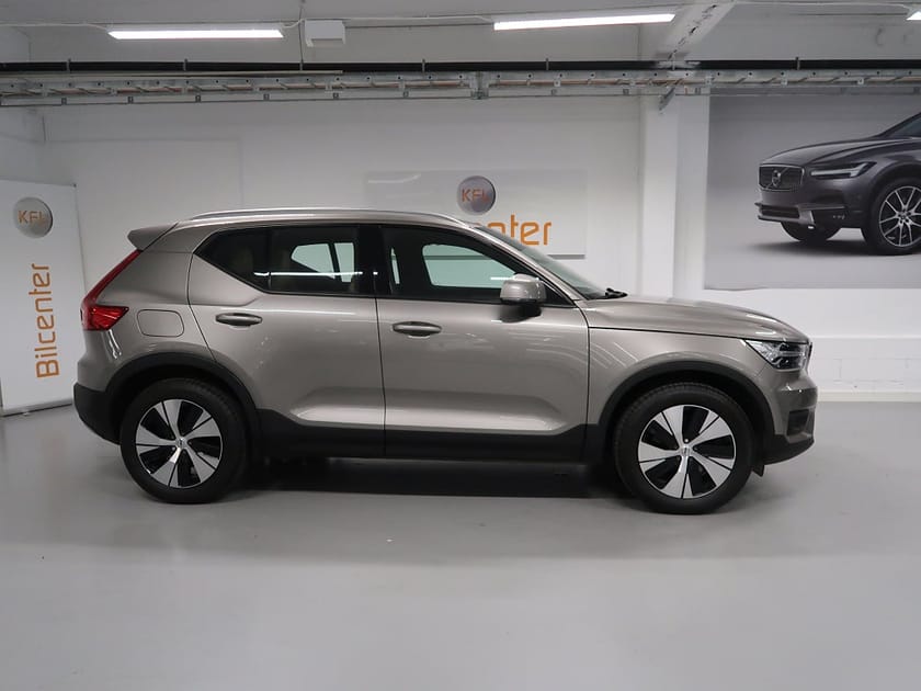 Bild 4 av Volvo XC40 T5 Twin Engine V-Däck ingår Skinn-Drag-Kamera-Pano-Navi