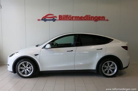 Tesla Model Y Long Range AWD Drag Momsbil