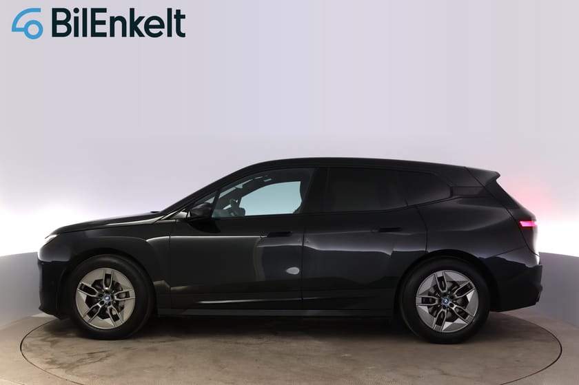 Bild 5 av BMW iX xDrive40 Sky Lounge Pano H&K 360*