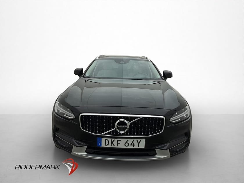 Bild 2 av Volvo V90 Cross Country D4 AWD VOC Pano HuD 360°  Skinn Drag