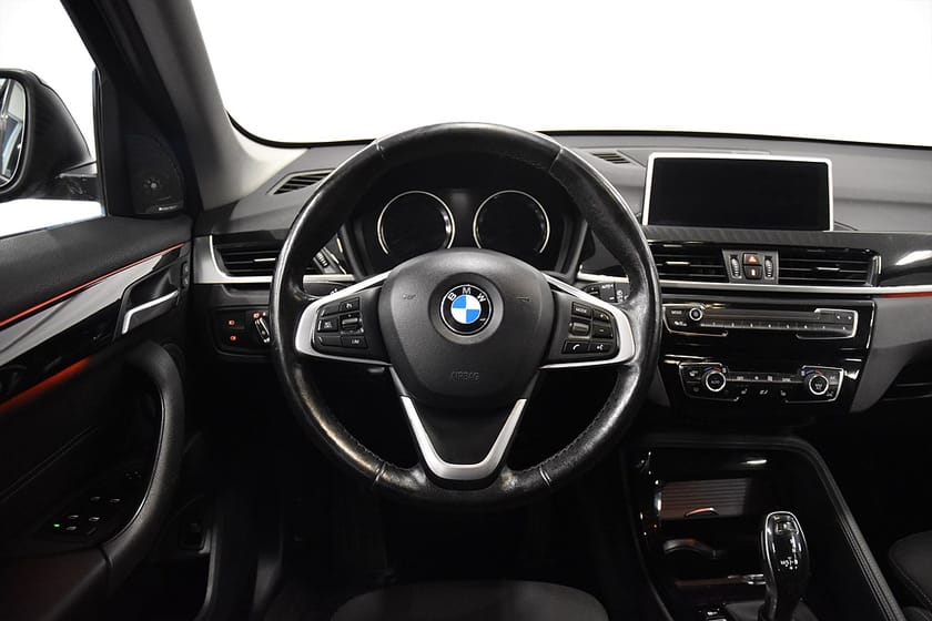 Bild 2 av BMW X1 xDrive20d Aut Sport line H/K Rattv 190hk