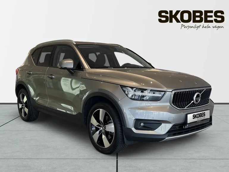 Volvo XC40 B4 FWD Bensin Mom Adv Edt