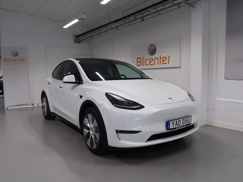 Bild 2 av Tesla Model Y Long Range AWD V-Däck ingår-Drag-Skinn-Pano-Kamera