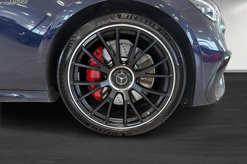 Bild 5 av Mercedes-Benz AMG E 53 HYBRID 4MATIC+ SEDAN
