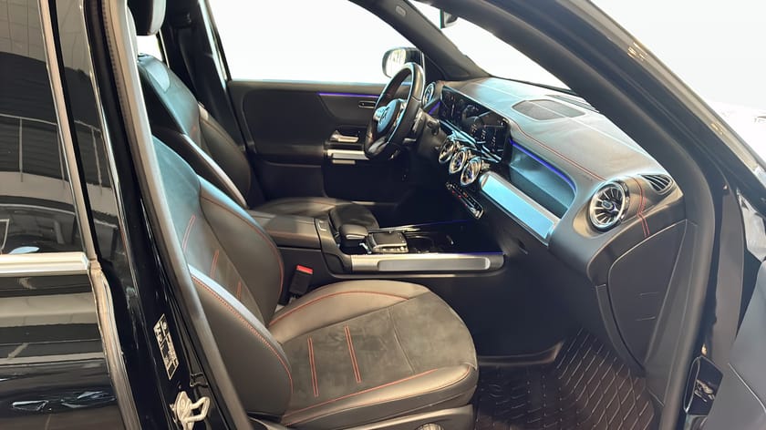 Bild 3 av Mercedes-Benz EQB 300 4MATIC 