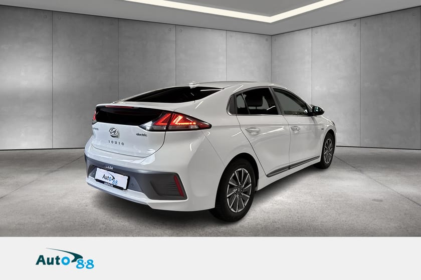 Bilde 3 av Hyundai Ioniq Electric 48.000 km | Service | Nye sommerdekk