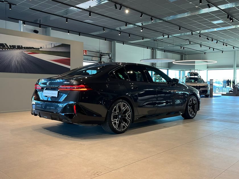Bild 4 av BMW i5 M60 xDrive Sedan M Sport Pro DA Pro B&W 601hk 4,95%
