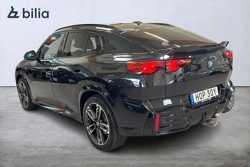 Bild 4 av BMW iX2 xDrive30 M Sport Pro Innovation Dragkrok Elstolar HK