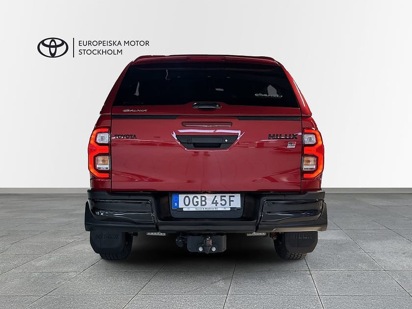 Bild 4 av Toyota Hilux Dubbelhytt D-Cab 2.8 GR-Sport II 4WD / V-hjul/Drag/Kåpa/Frontbåge